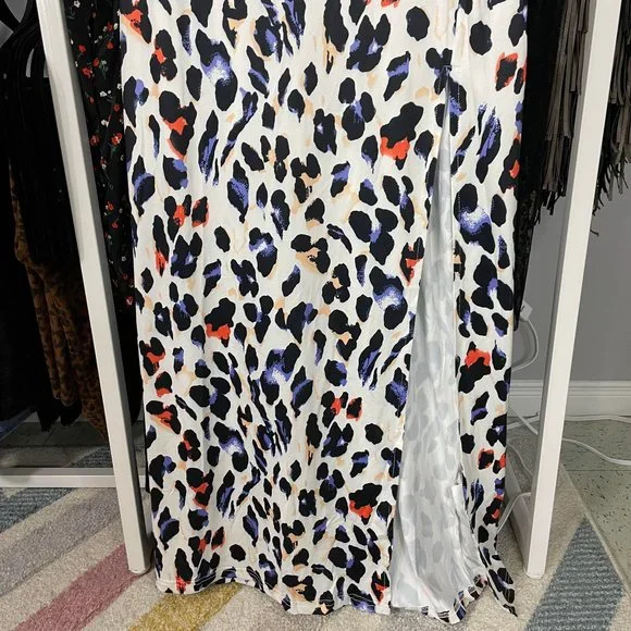 4X Curvesoul Leopard Print Side Split Maxi Dress NWT - Picture 9 of 9